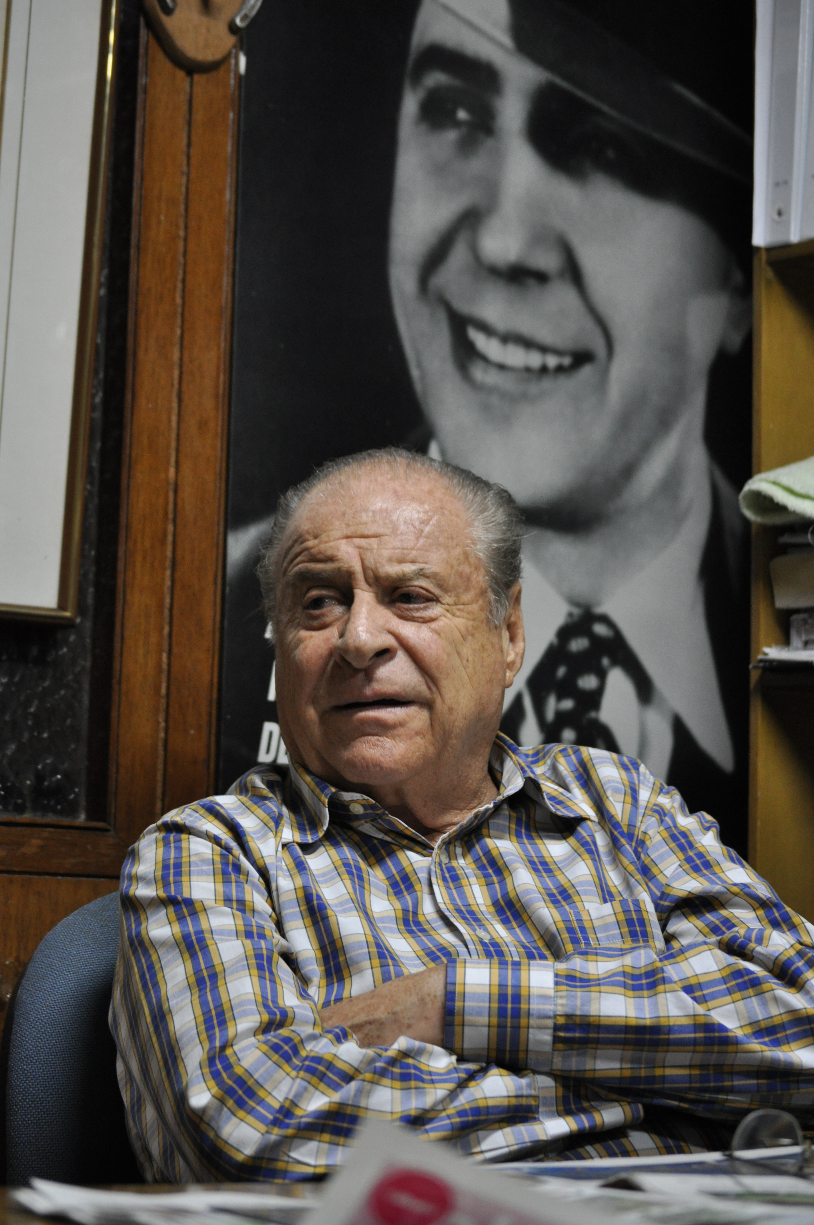 Don Leonardo tutelado por su ídolo Gardel. Dos presencias que aún nos acompañan en Medellín.